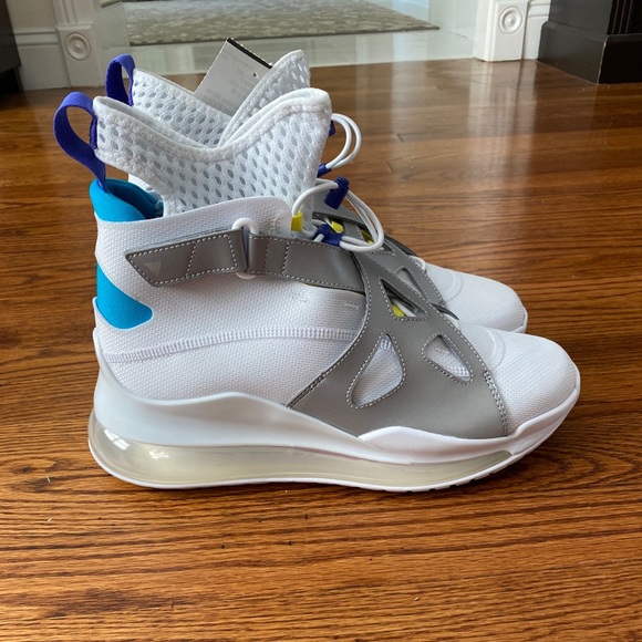 nike air latitude 720